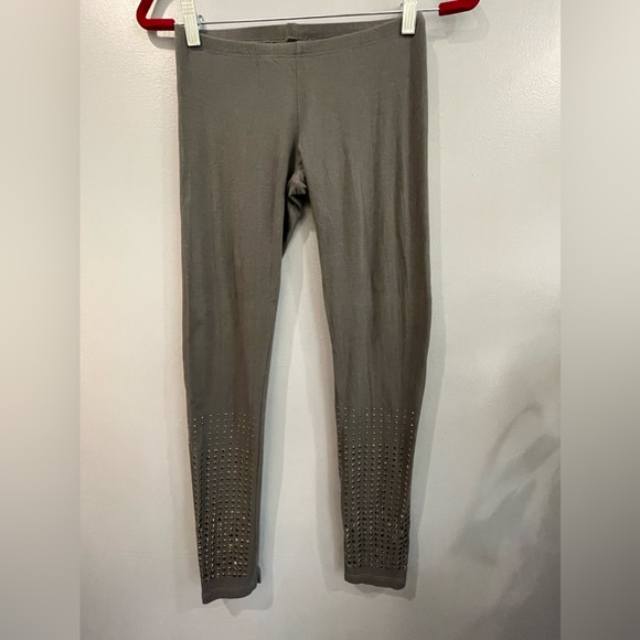 Vegas Royalty (2) Piece Set Gray & White Embellishment Tank Top New Orleans Sz M - Picture 9 of 16